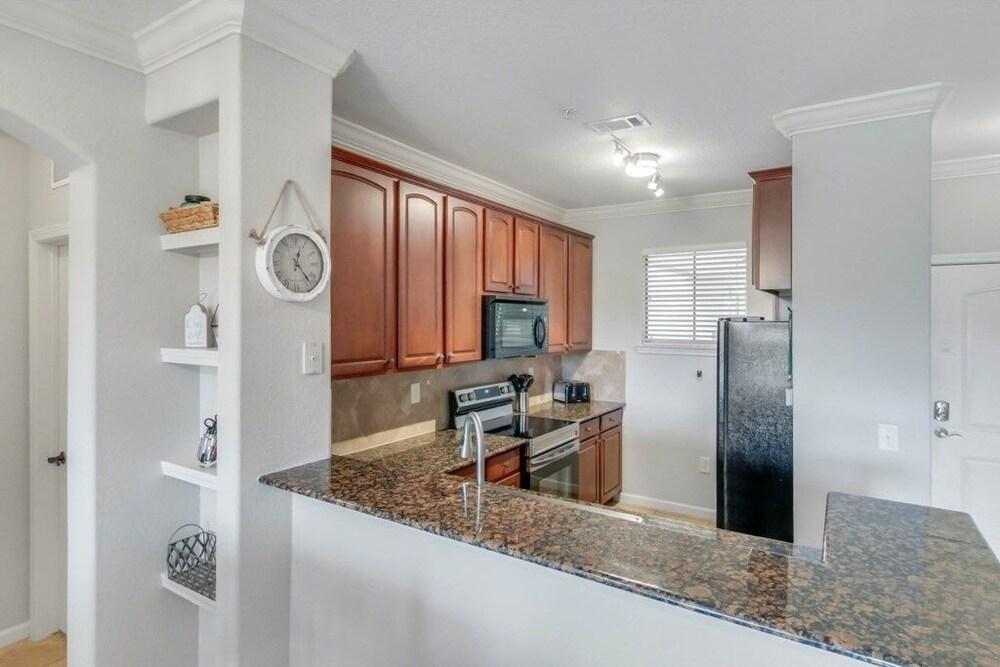 Magical Hideaway 4 Bedroom Condo