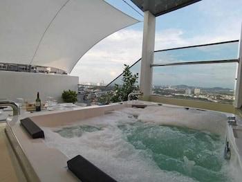 SANTORINI Melaka Imperio Residence.