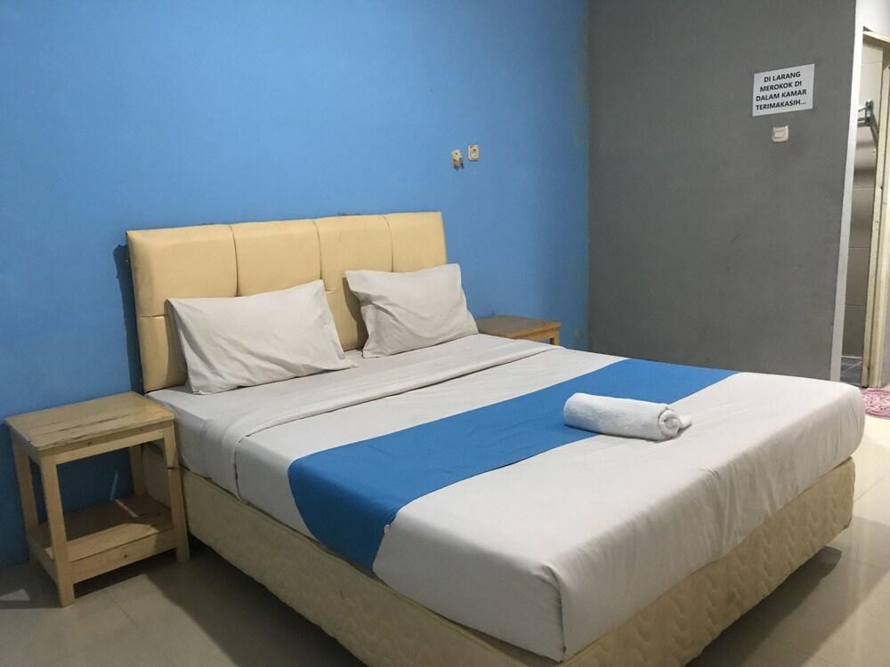 Super OYO 90436 Dewi Fortuna