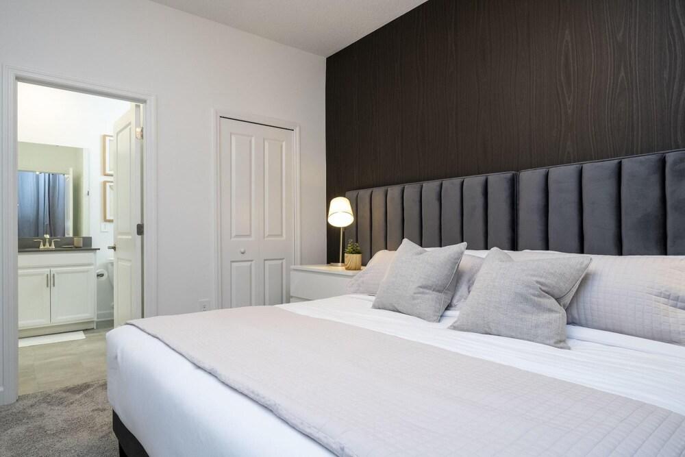 Charming Pool Home Near Disney