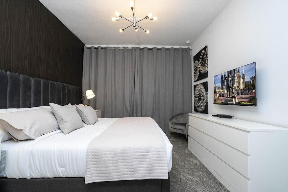 Charming Pool Home Near Disney