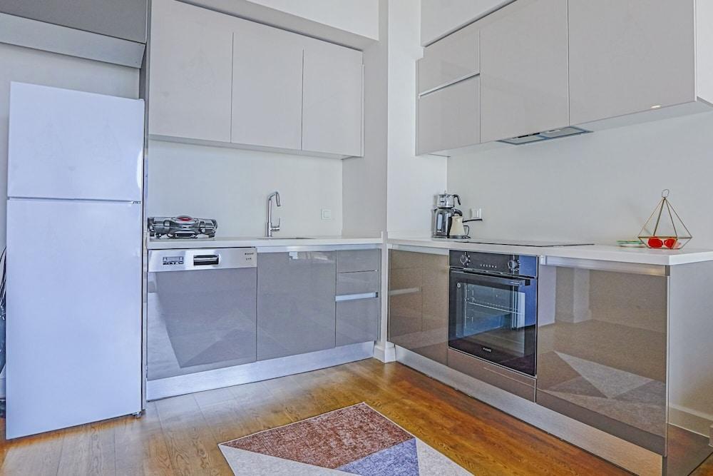 Modern Flat in Ka Ithane With Balcony