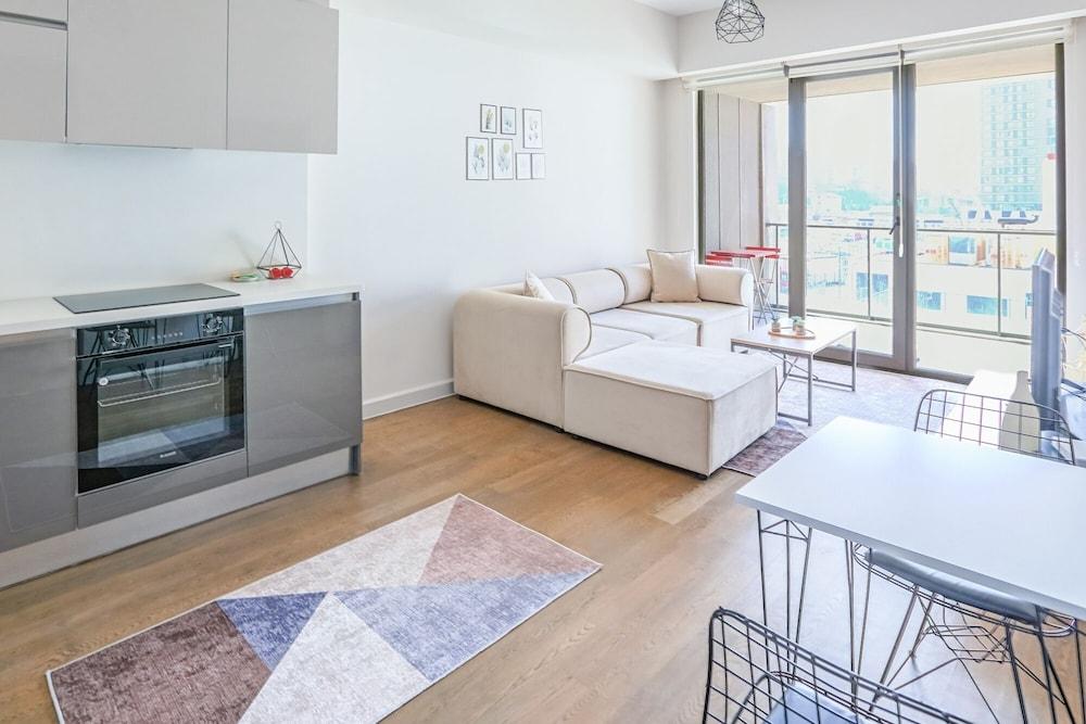 Modern Flat in Ka Ithane With Balcony