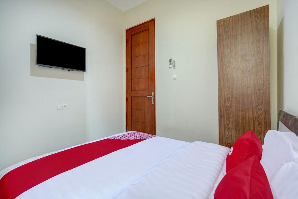 OYO 90154 Anugrah Rr Syariah