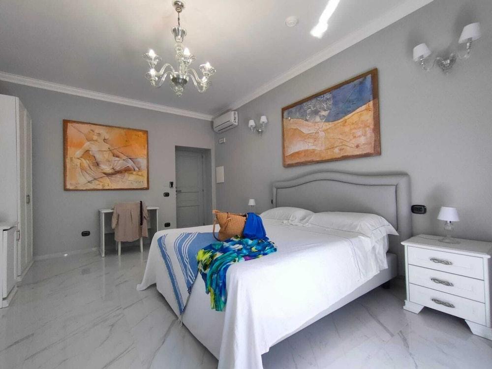 Lipari Suite