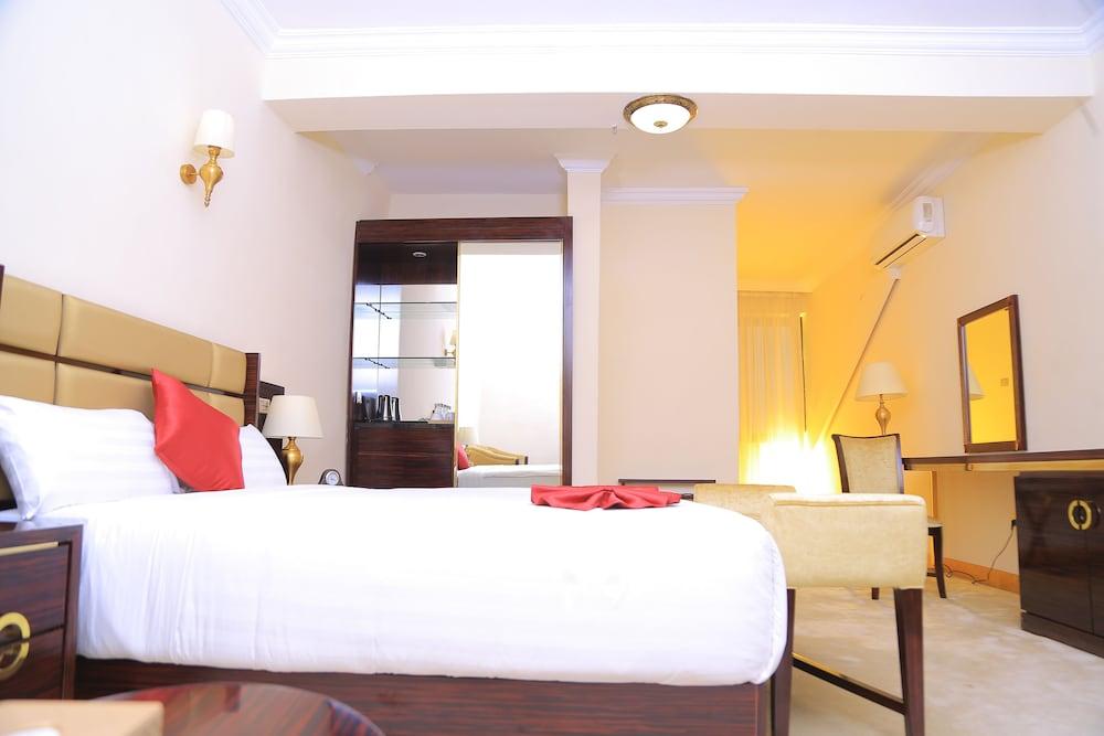 SUNLAND INTERNATIONAL HOTEL