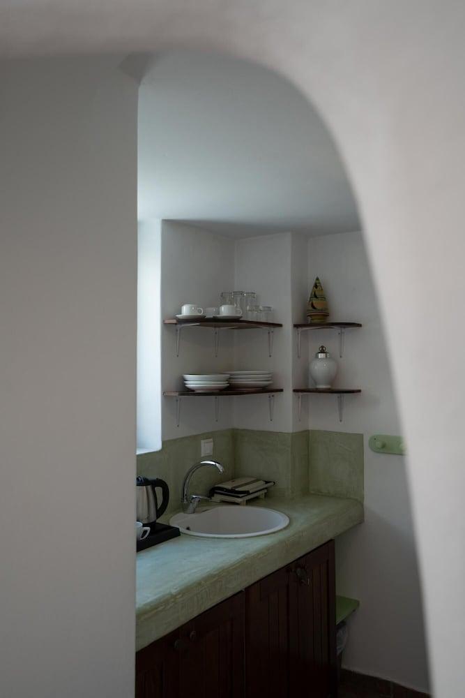 Madame Kalitsi-erato Room