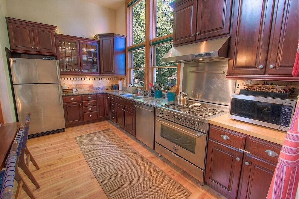 Fallen Gardner 3 Bedroom Home