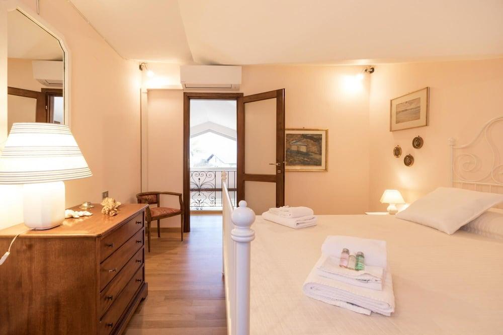 Maison Jaune by Wonderful Italy