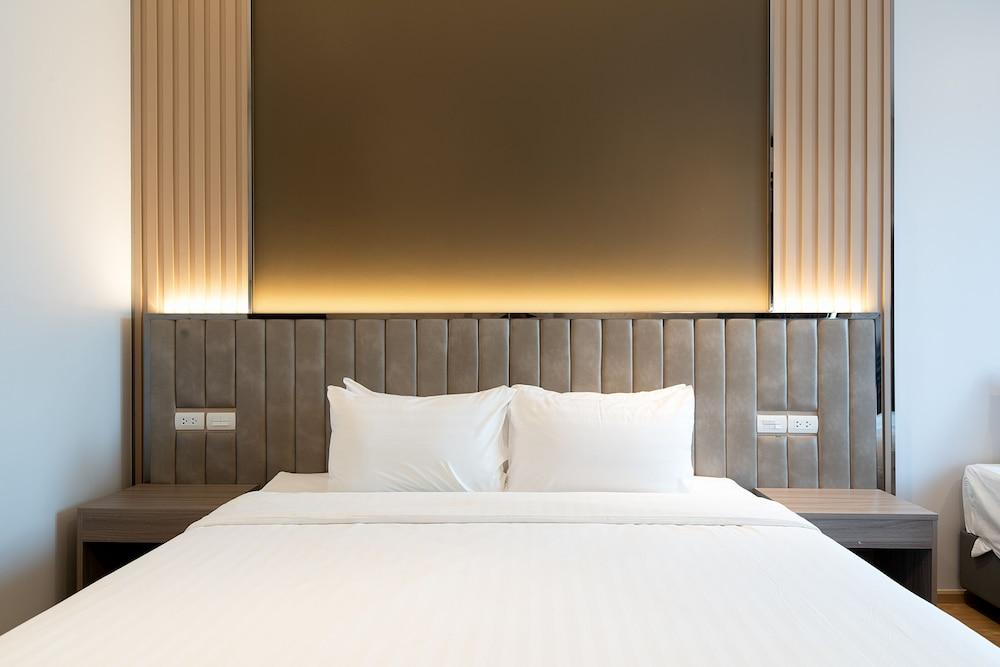 Crystal Srivaree Suvarnabhumi Hotel