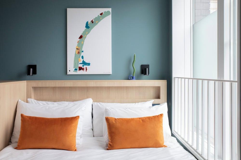 Bob W London Tower Hill - Studios