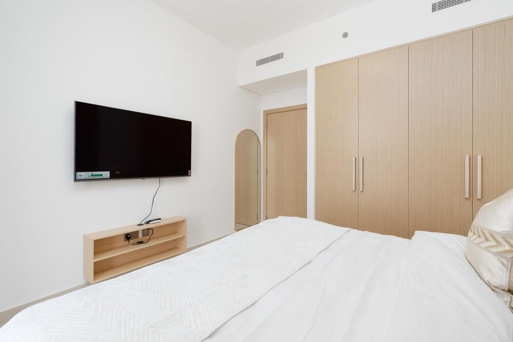 SuperHost - 17 Icon Bay - 2 bedroom apartment