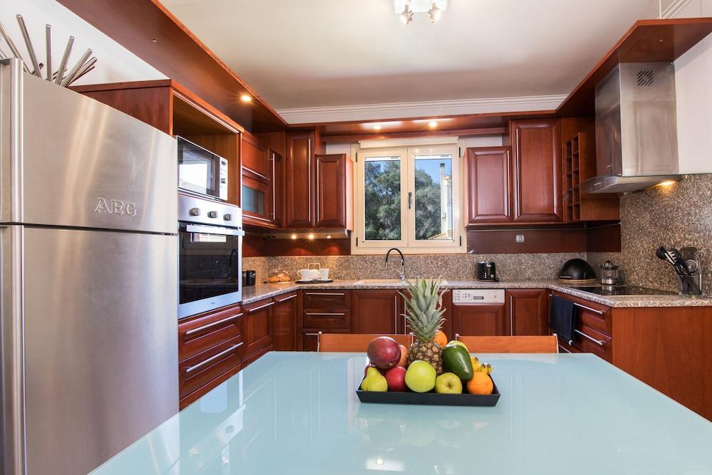 Villa Loukiana by CorfuEscapes