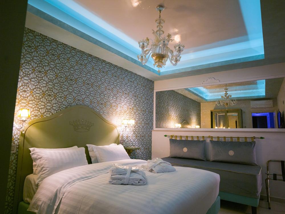 Leucosya Luxury Rooms