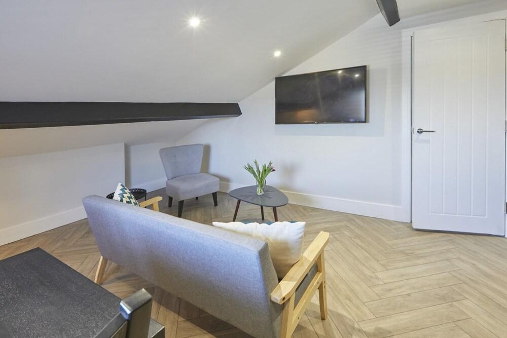 Host Stay Grace s Loft