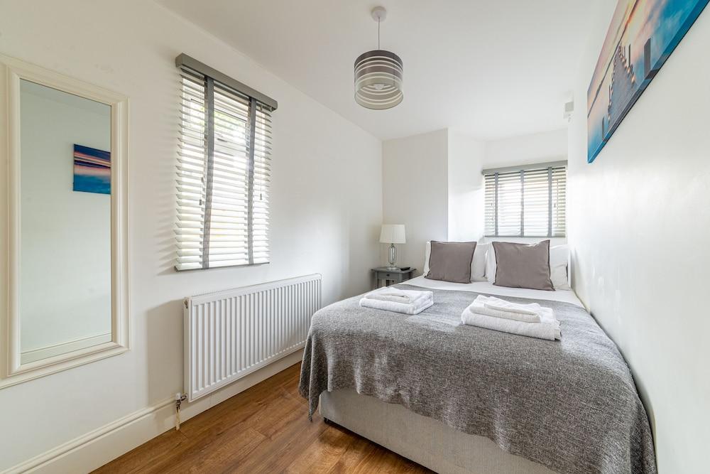 Luxury 2BDR apt Westcliffe Sleeps 4-6