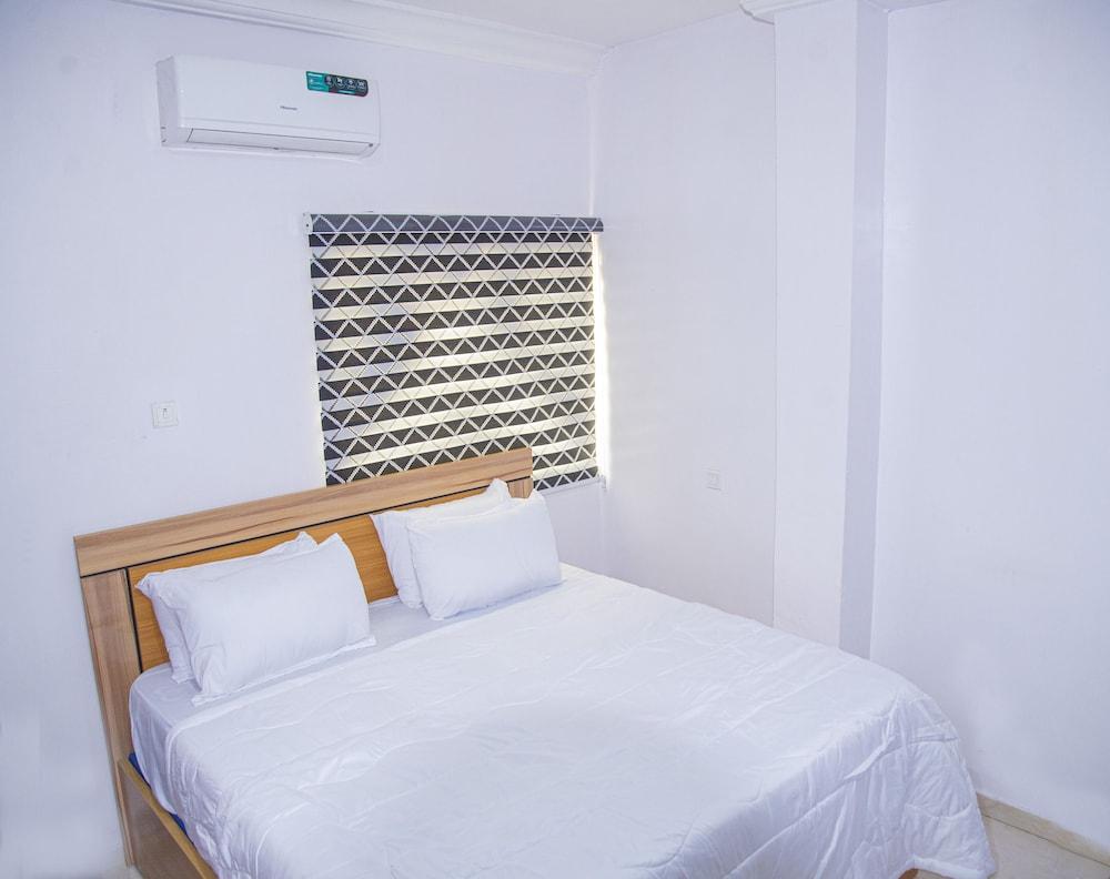 Blumerrit Hotel & Suites