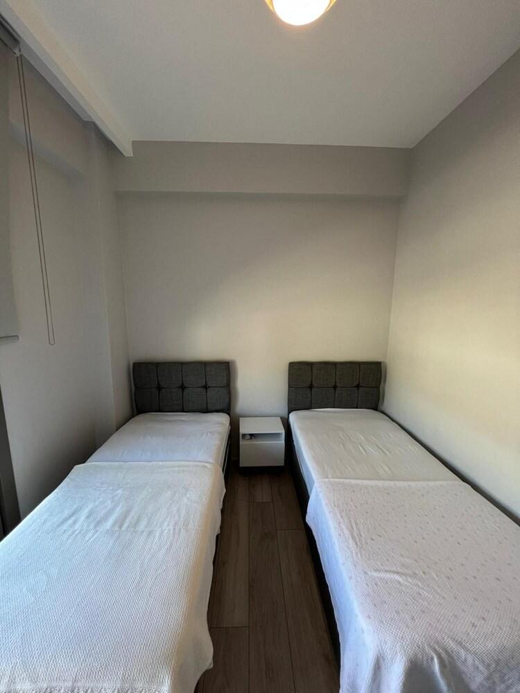 Scenic Flat With Shared Pool in Milas