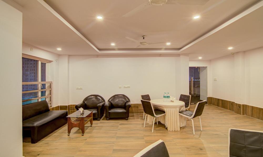 Treebo The Platinum Studio 50