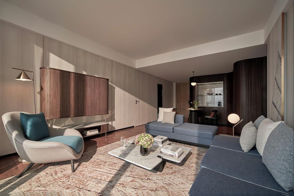 The Yacht Hotel by DC