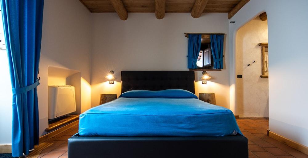 Etna Quota Mille Boutique Hotel, Typical Sicilian Food & Wine