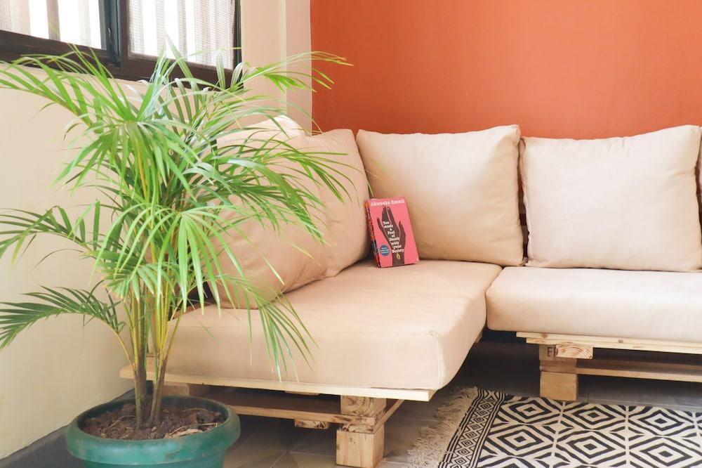 Charming 2-bed House in Kampala