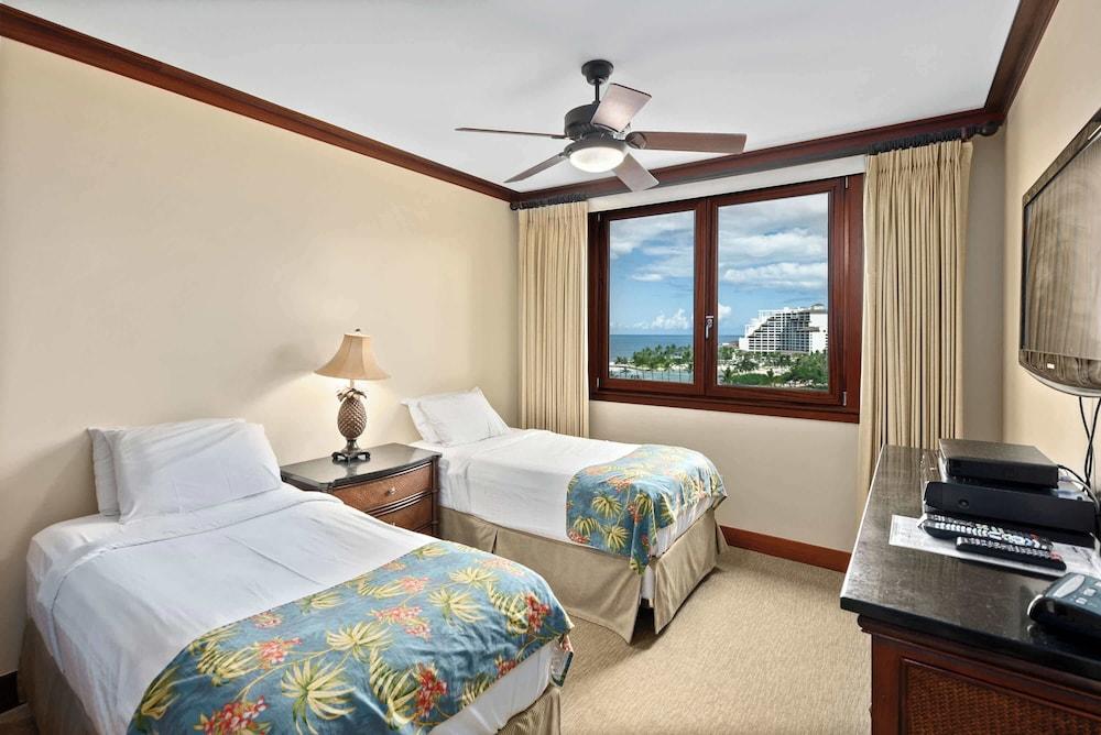 Hale Kai Pampered Ko Olina Villa