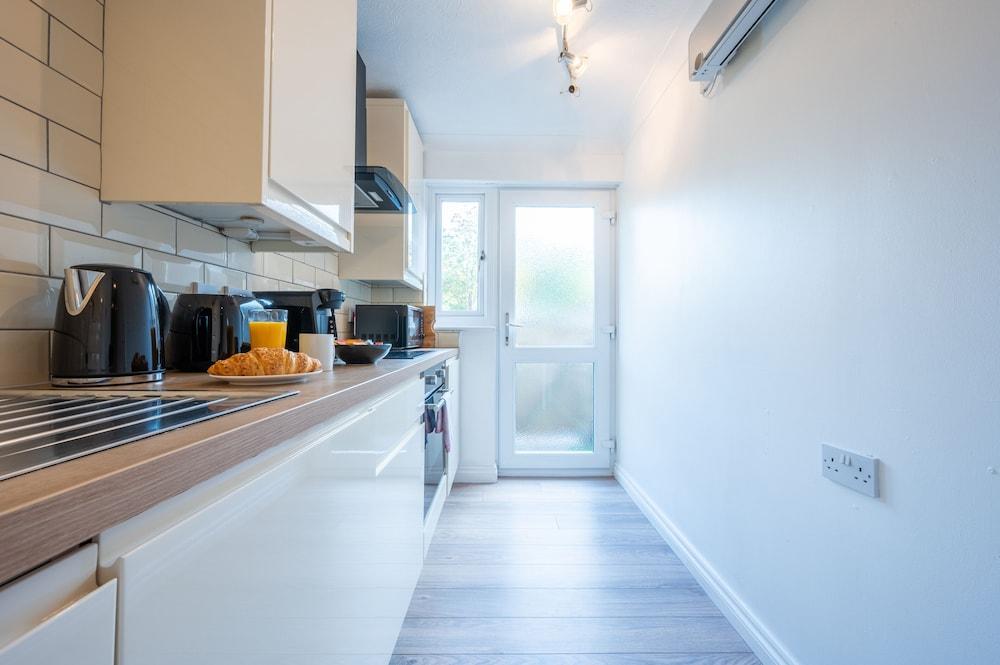 Llansannor Drive by Tŷ SA - Free Parking