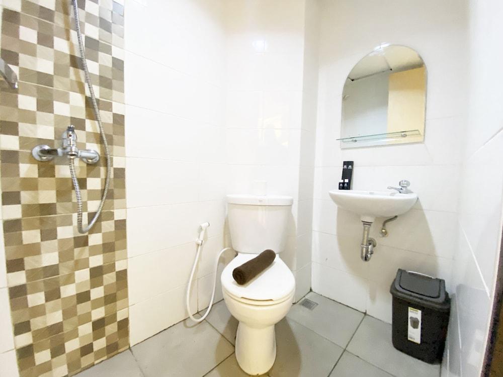 Fancy And Nice Studio At The Alton Apartment