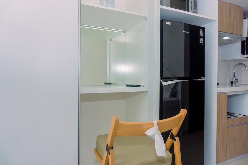 Nice And Elegant Studio At Transpark Bintaro Apartment