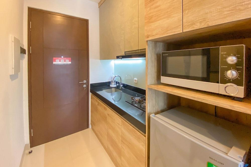 Restful And Comfortable Studio At Ciputra World 2 Apartment