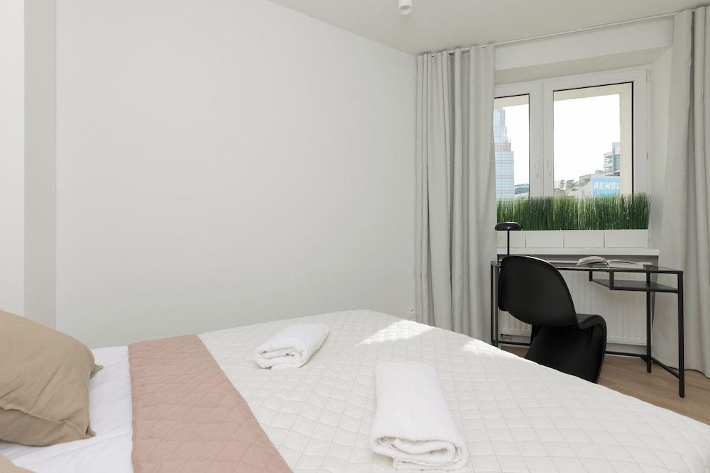 Emilii Plater Apartment by Renters