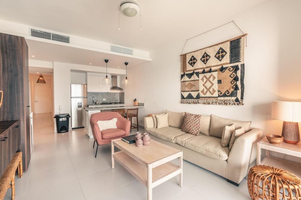 Ocean Front 2BR Apartment at Juan Dolio Ag02