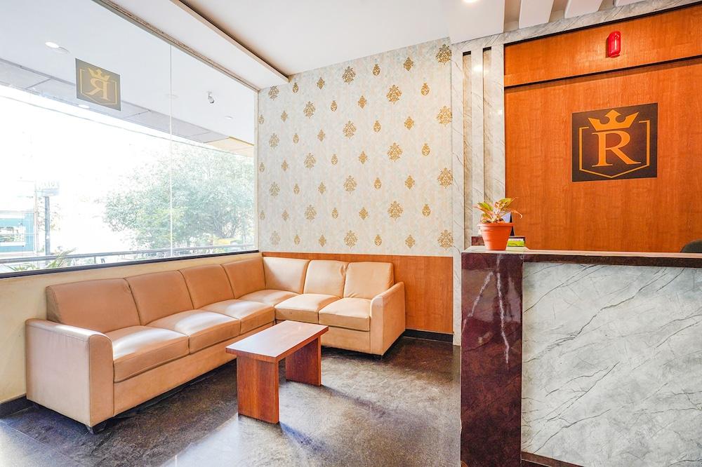 Fabhotel Rove Inn & Suites