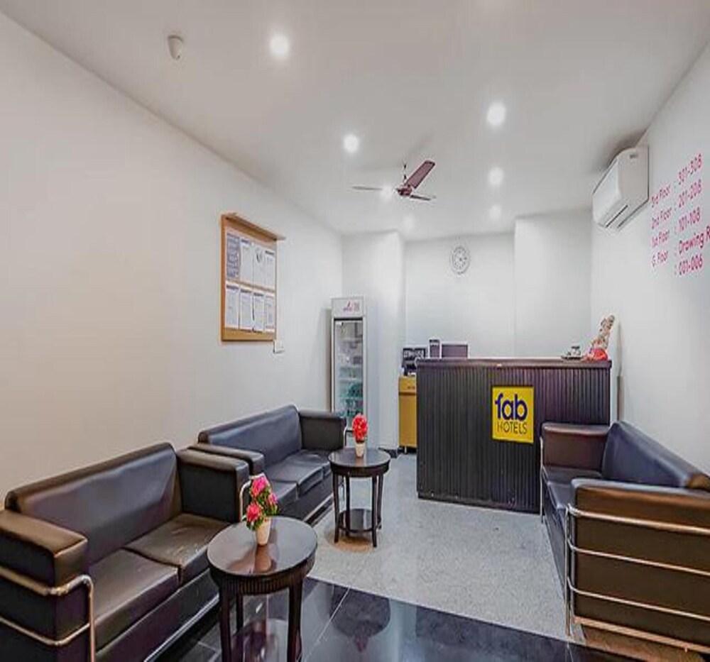Fabhotel Noida Express