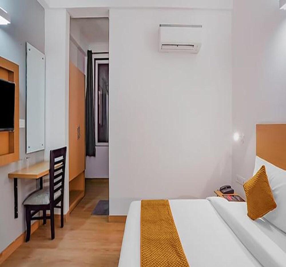 Fabhotel Noida Express
