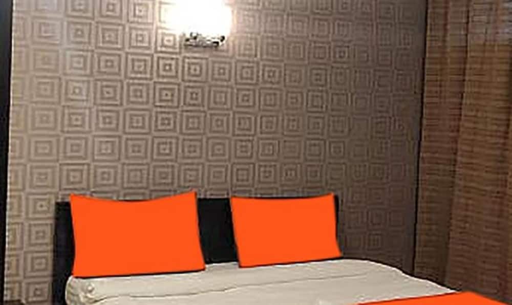 Fabhotel Plus Royal Galaxy I