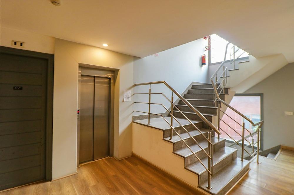 Fabhotel Majestic Jpm I