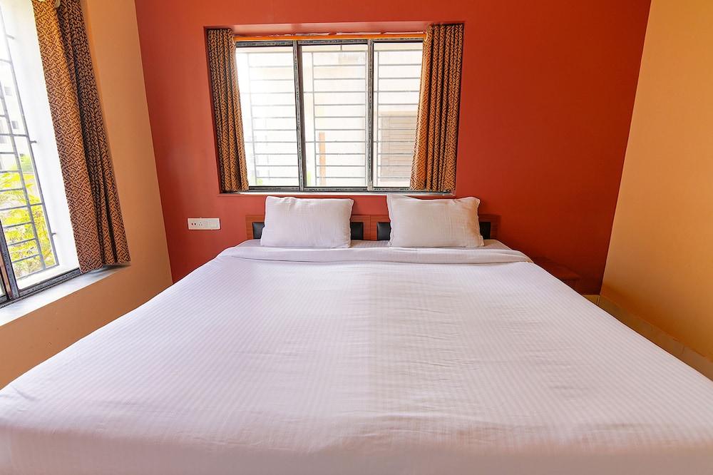 Fabhotel Amar Raj Inn