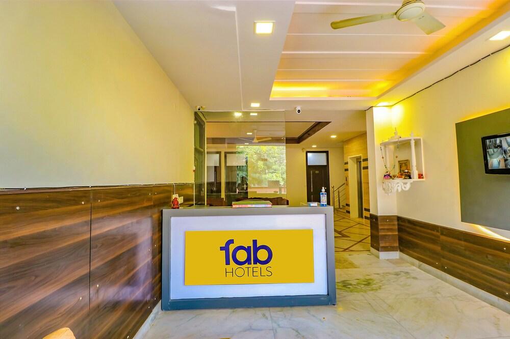 Fabhotel Palm Court