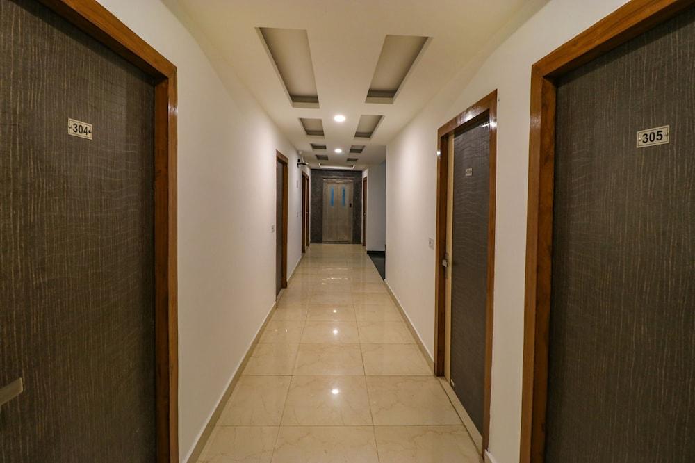 FabHotel Dolphin International