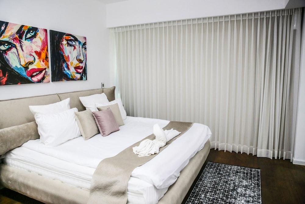 YalaRent Midtown towers TLV