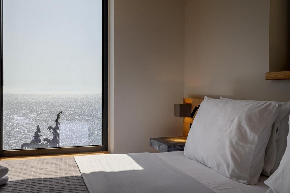 Selini Penthouse Suite