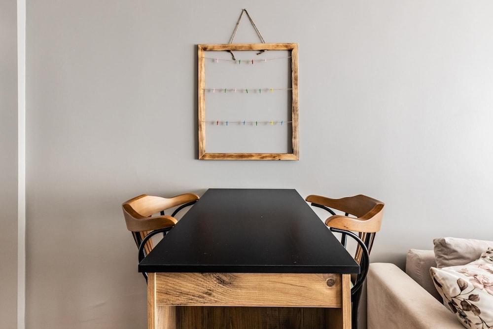 Central and Convenient Flat in Kad k y