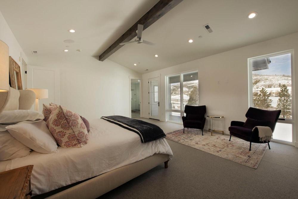 Luxury at Woodward by Lespri Management