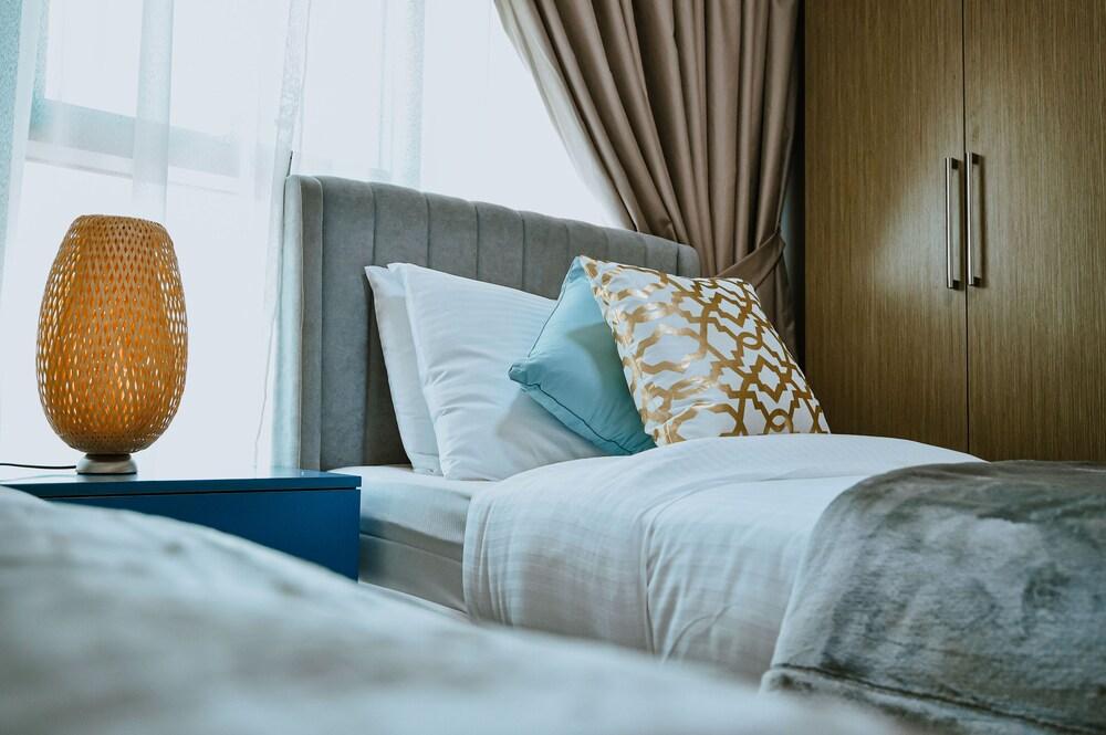 Premium 2BR Apt in Downtown - Burj Khalifa View - ROY