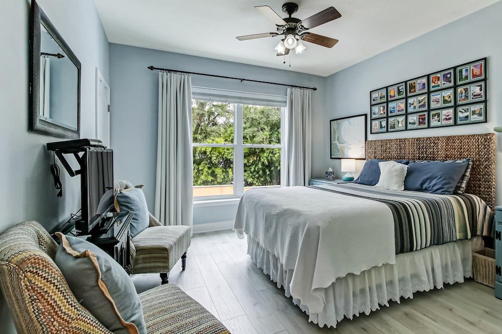 2152 Cape Sound 2 Bedroom Townhouse by RedAwning