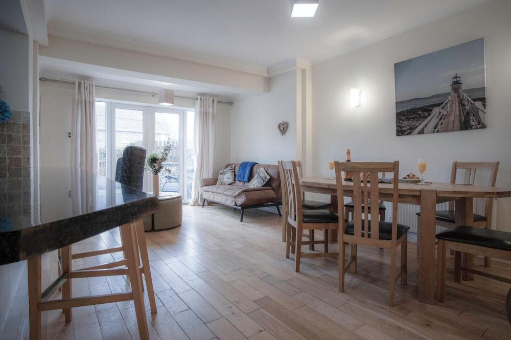 Sea Breeze Apt 3 - 2 Bedroom - Horton Beech