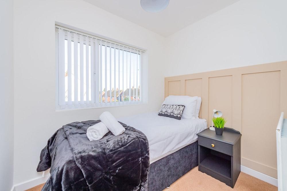 Premium 4 Bed Detached in Heswall