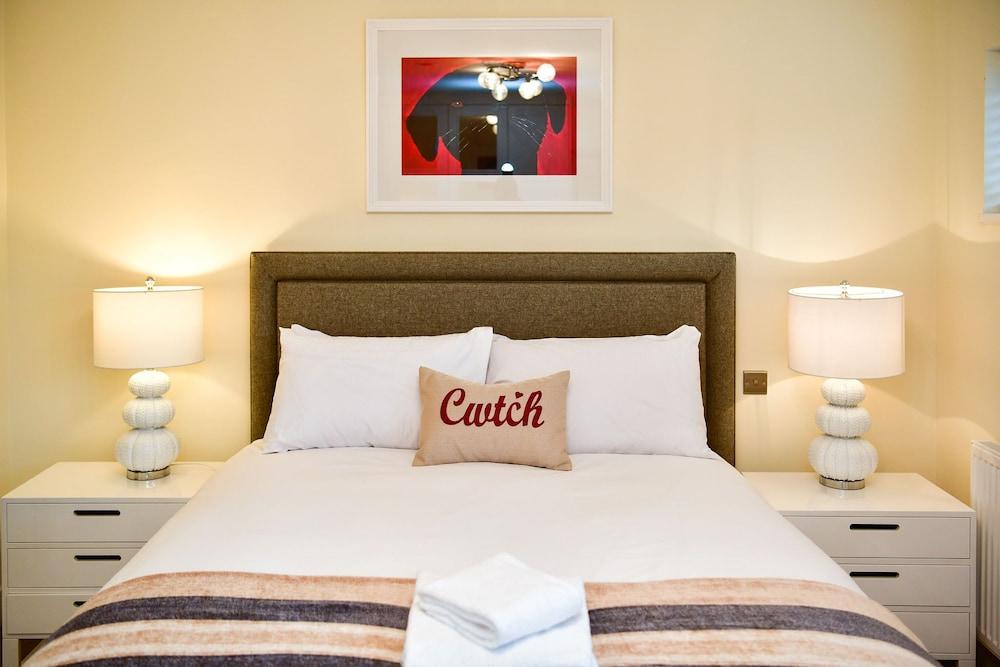 Just Stay Wales - Waterfront Townhouse